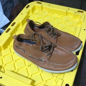 Men’s Sperry boat shoes.
